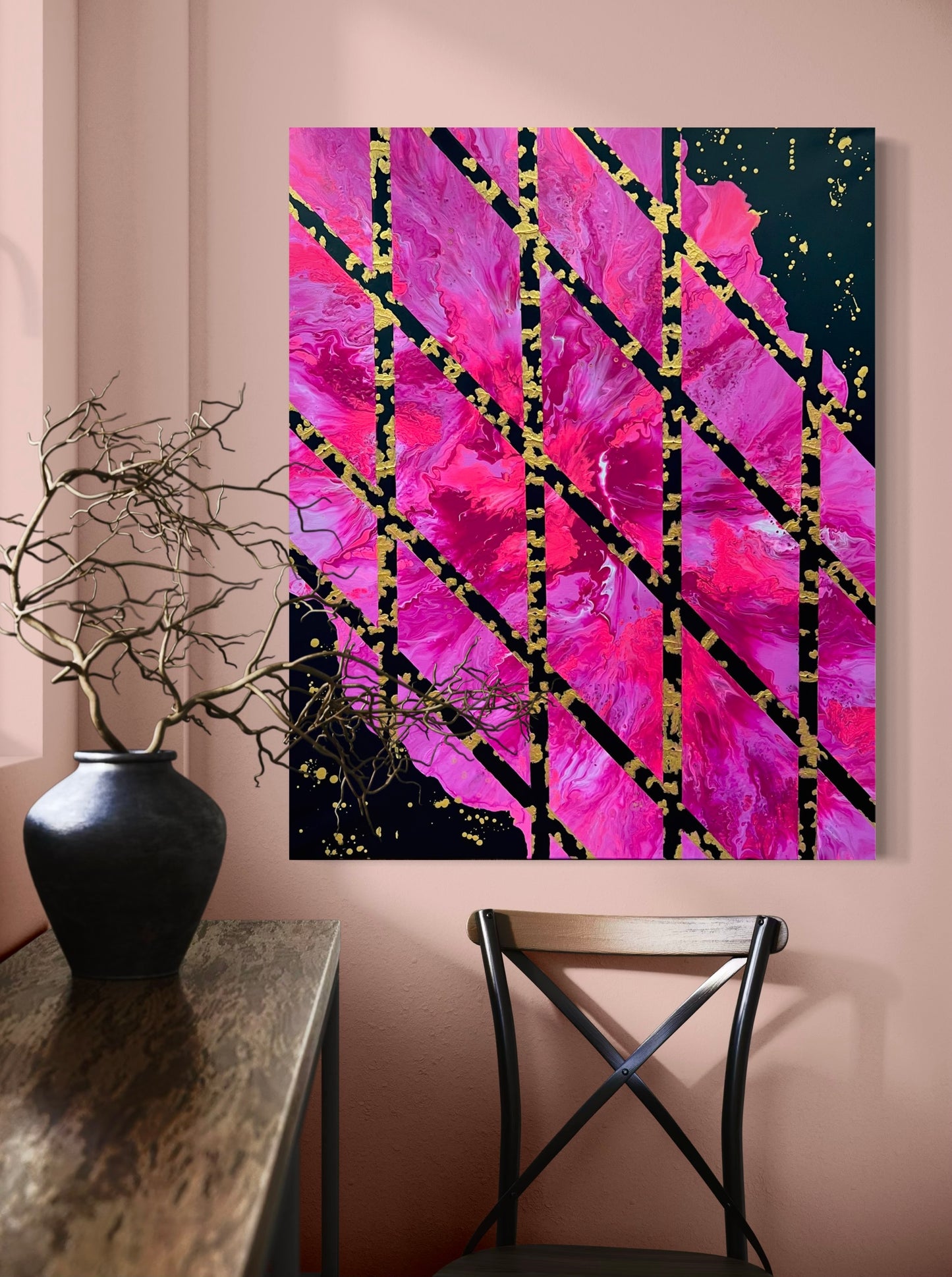 Modern acrylic painting with a pink-purple fluid art structure, interspersed with diagonal black stripes and golden accents - a geometric abstract work of art with a luxurious look.