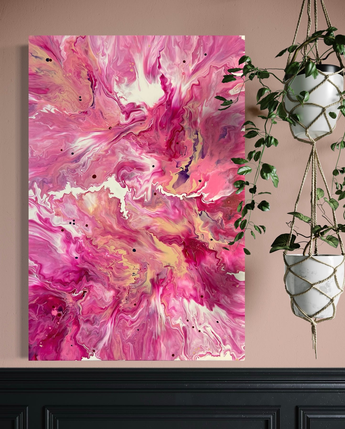 Abstract acrylic painting in intense shades of pink, fuchsia, and violet with soft color gradients and golden yellow accents. The flowing structures are reminiscent of blossoming flowers or cloud movements and create a lively, feminine, and harmonious mood. Hand-painted, one-of-a-kind piece in the fluid art style—modern abstract art on canvas, ideal as an eye-catcher for contemporary living spaces.