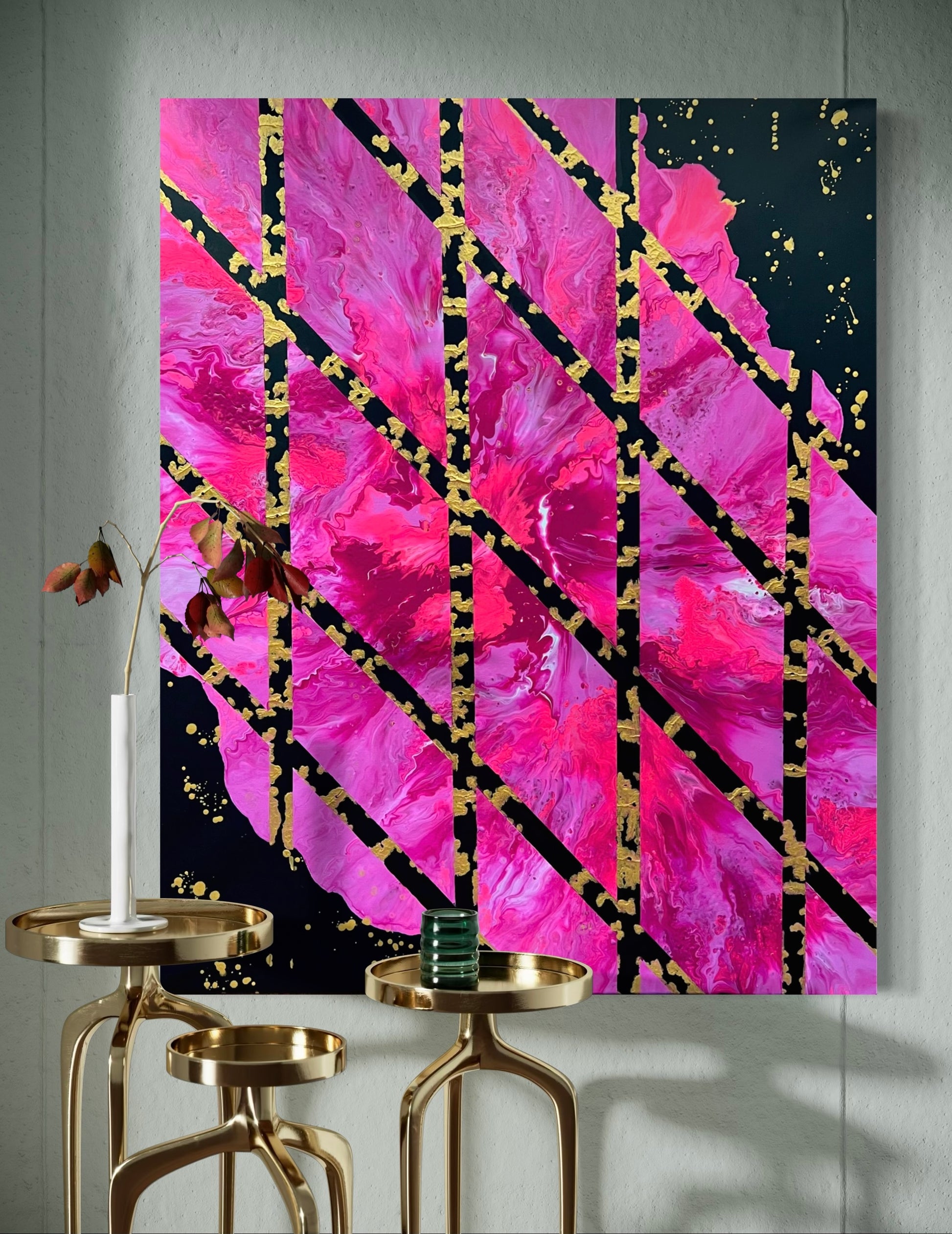 Modern acrylic painting with a pink-purple fluid art structure, interspersed with diagonal black stripes and golden accents - a geometric abstract work of art with a luxurious look.